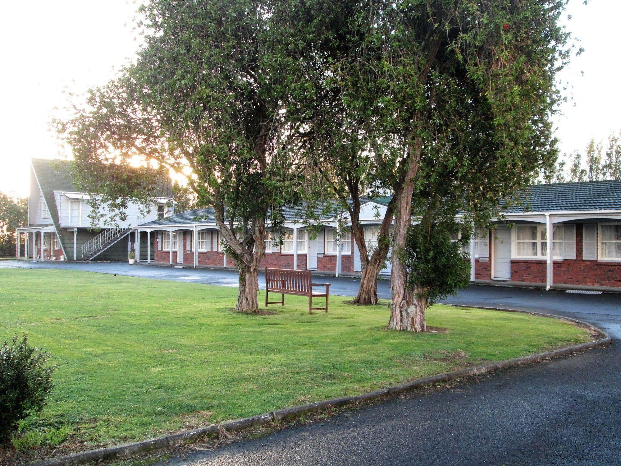 Colonial Motel Papakura Exterior foto